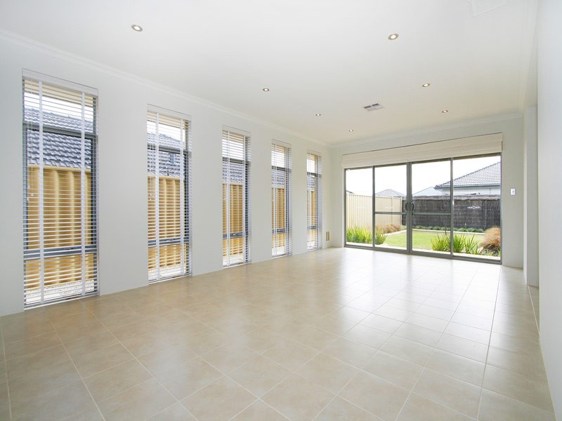 120 Ridgewood Boulevard, Ridgewood WA 6030