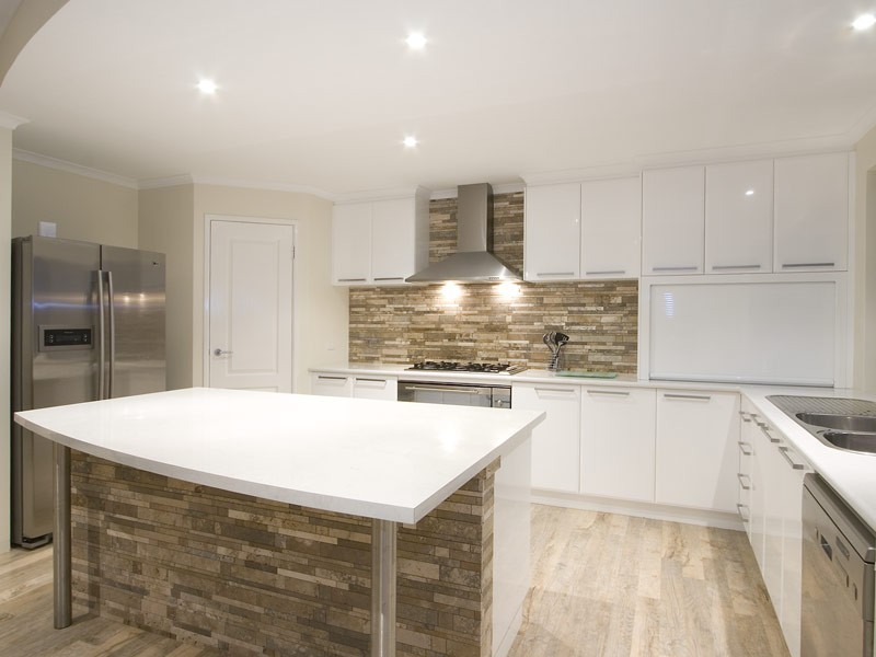 8 Dotterel Green, Jindalee WA 6036