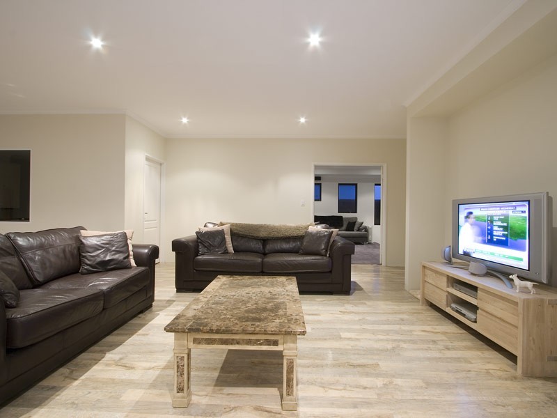 8 Dotterel Green, Jindalee WA 6036