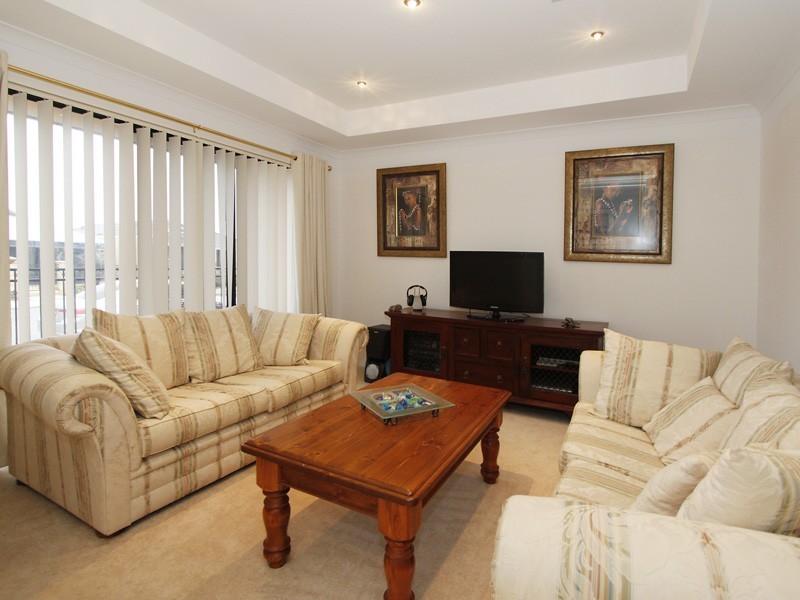 16 Ferryside Road, Butler WA 6036