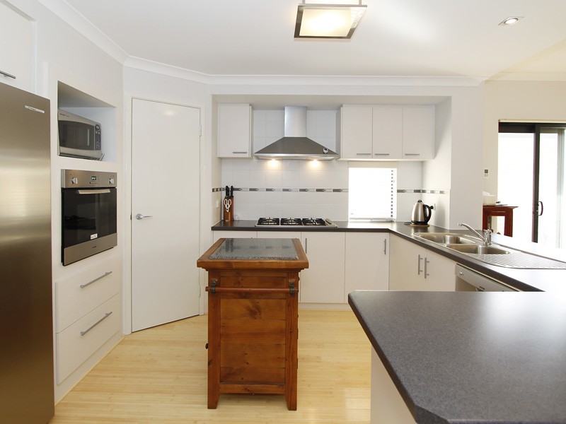 16 Ferryside Road, Butler WA 6036