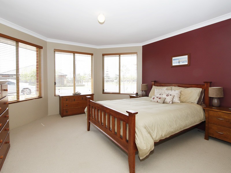 42 Marchwood Blvd, Butler WA 6036