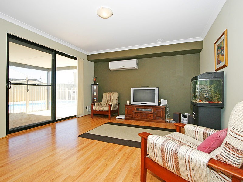 11 Wiltshire Entrance, Butler WA 6036