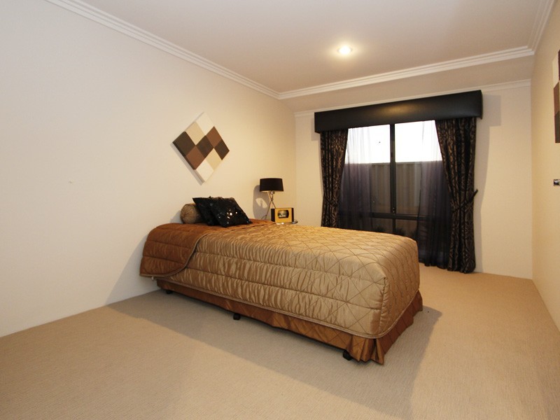 11 Impington Road, Butler WA 6036