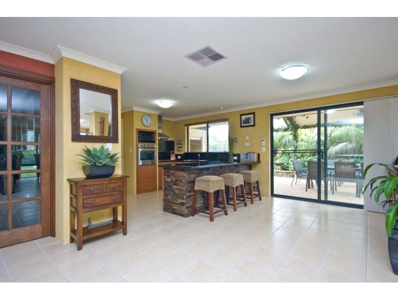 25 Minjah Court, Carramar WA 6031