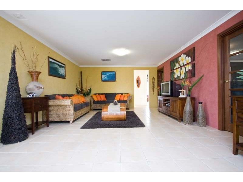 25 Minjah Court, Carramar WA 6031