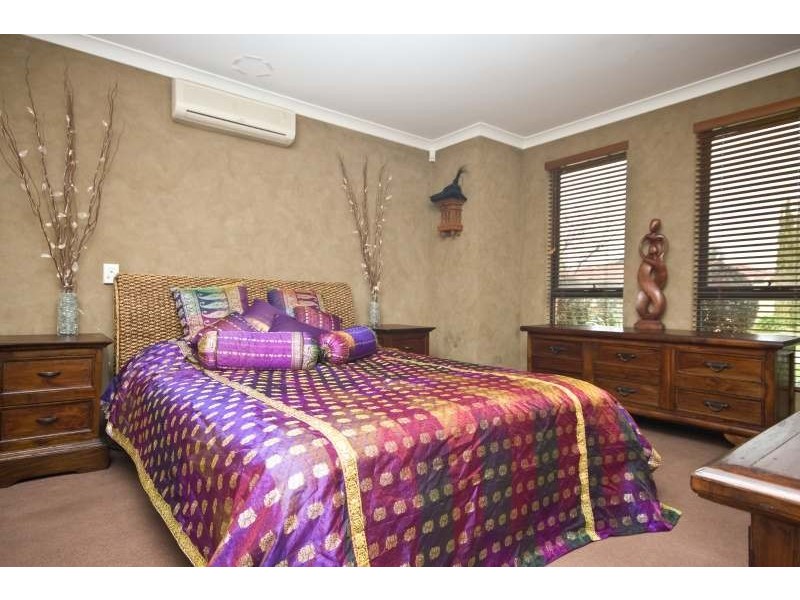 25 Minjah Court, Carramar WA 6031