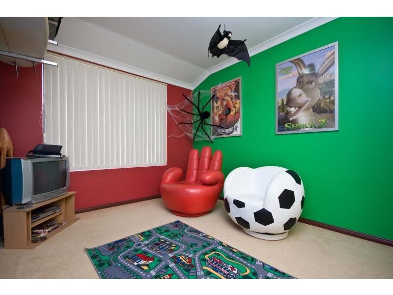 25 Minjah Court, Carramar WA 6031