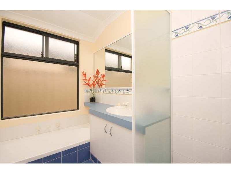 25 Minjah Court, Carramar WA 6031