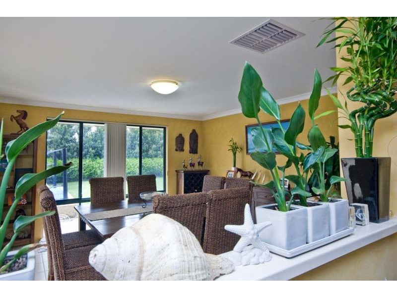 25 Minjah Court, Carramar WA 6031