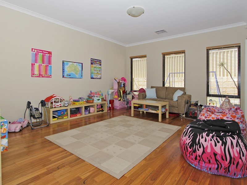 44 Barmouth Loop, Butler WA 6036