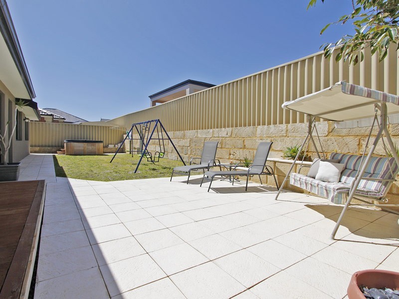 44 Barmouth Loop, Butler WA 6036