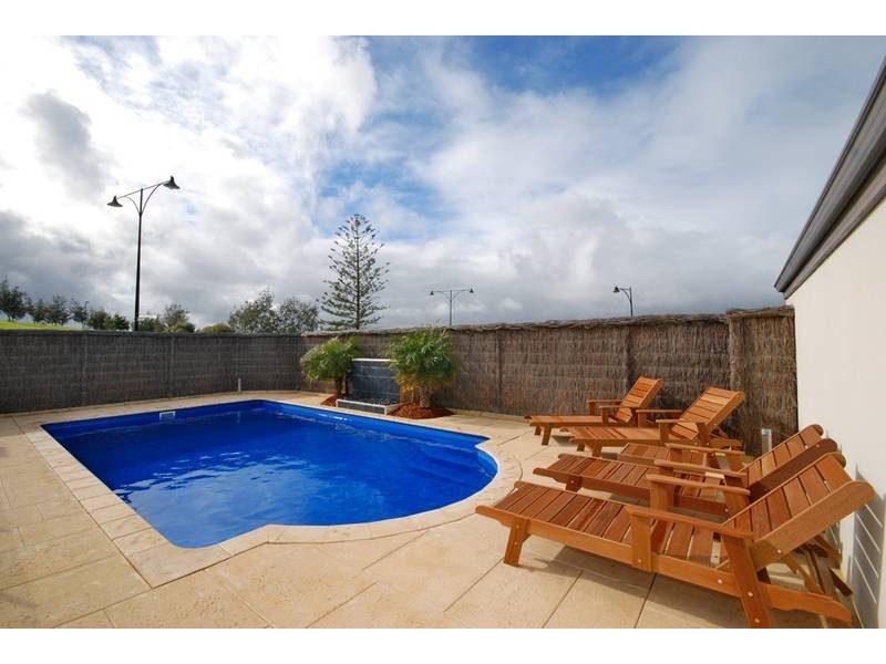 11 Bradman Drive, Butler WA 6036