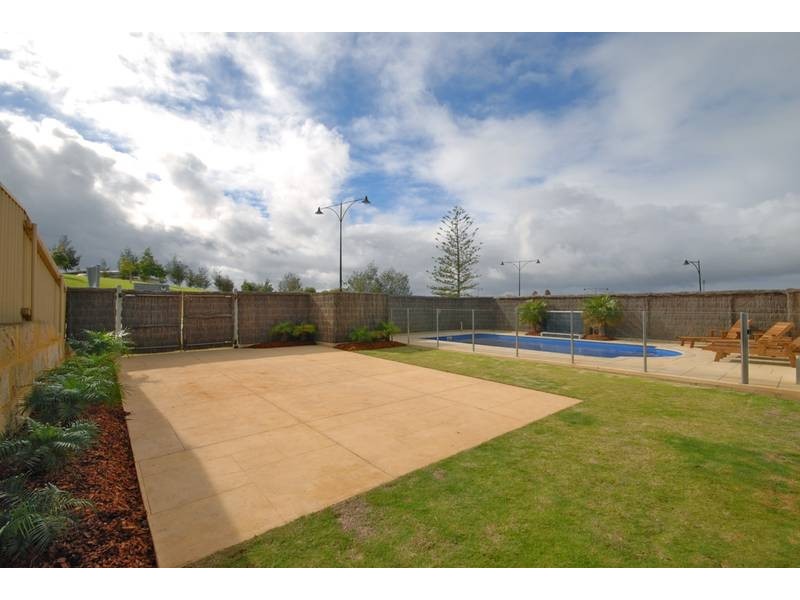 11 Bradman Drive, Butler WA 6036