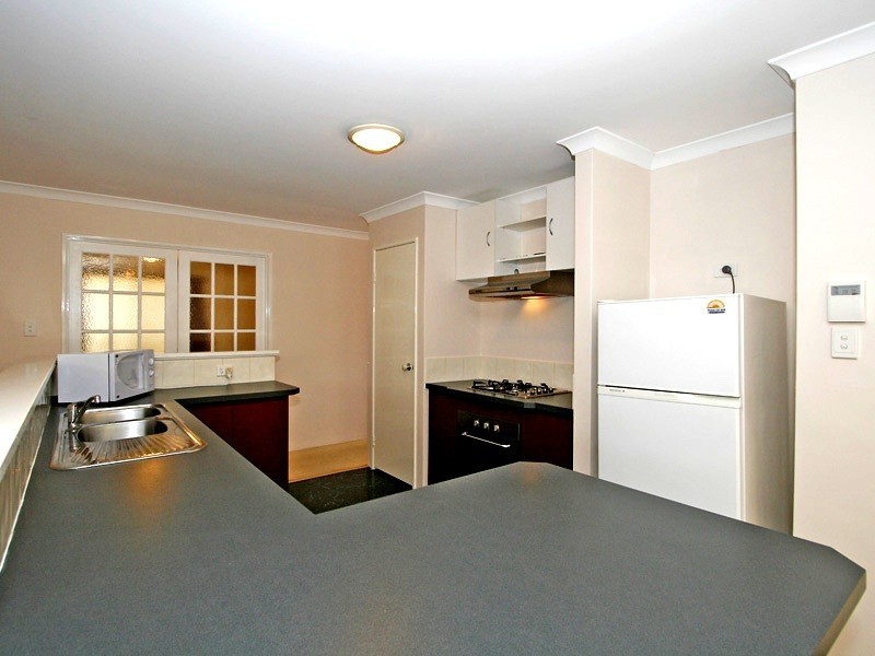 33 Adelong Circuit, Merriwa WA 6030