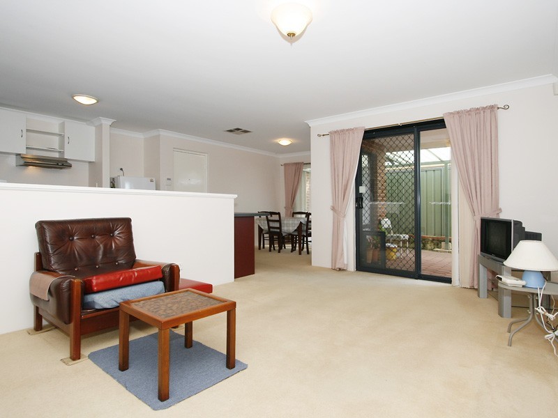 33 Adelong Circuit, Merriwa WA 6030
