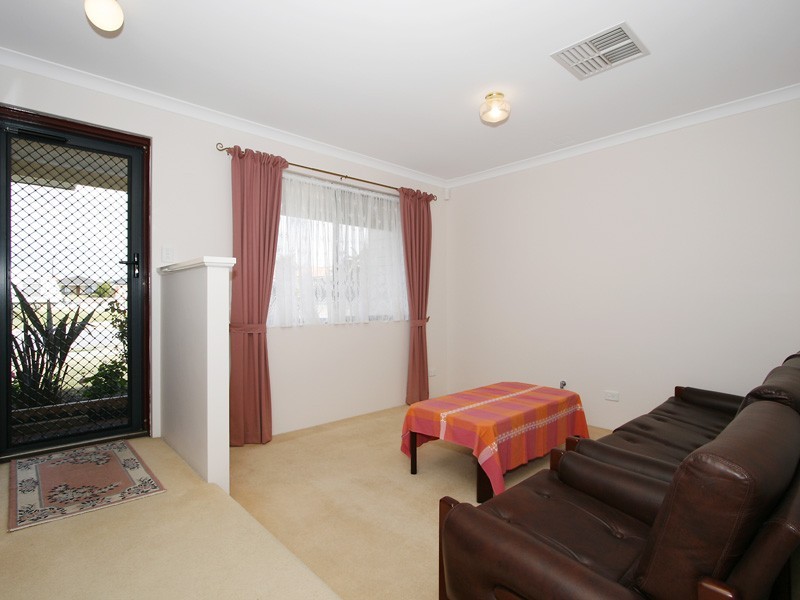 33 Adelong Circuit, Merriwa WA 6030