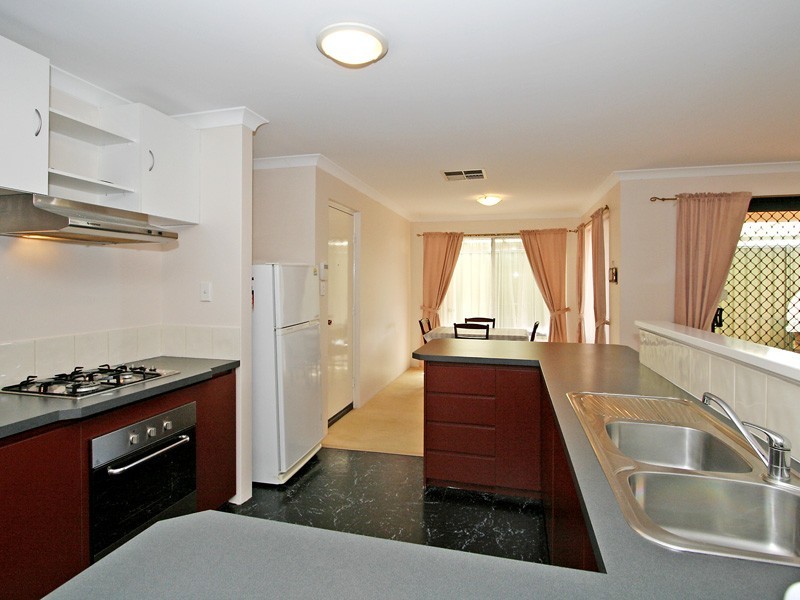 33 Adelong Circuit, Merriwa WA 6030