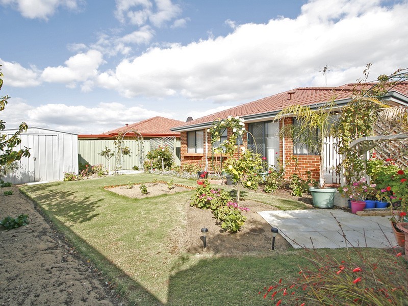 33 Adelong Circuit, Merriwa WA 6030