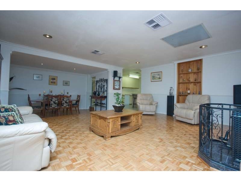 7 Wykes Court, Wanneroo WA 6065