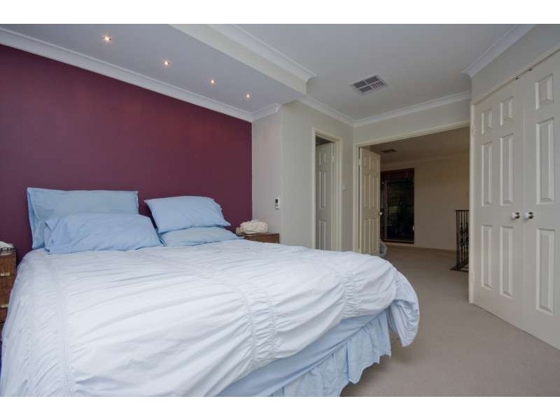 7 Wykes Court, Wanneroo WA 6065