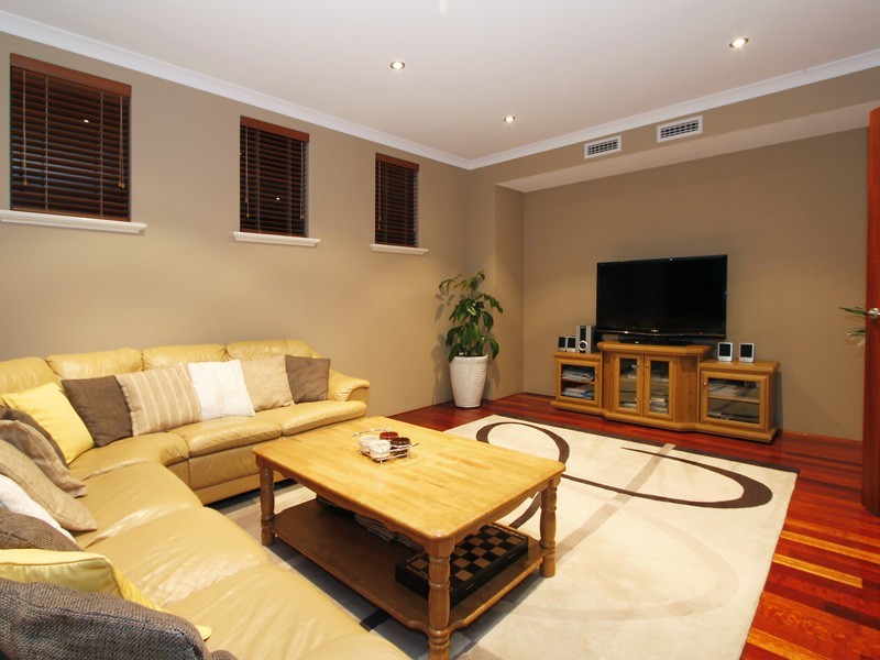 43 Seaspray Crescent, Jindalee WA 6036