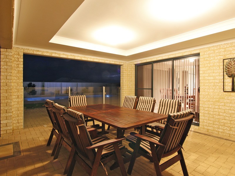 43 Seaspray Crescent, Jindalee WA 6036