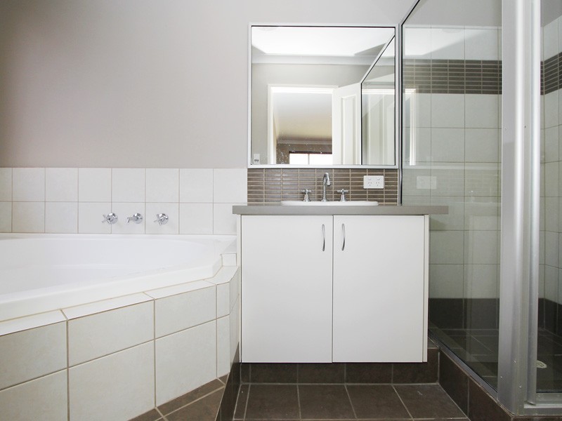 18 Featherstone Gardens, Butler WA 6036