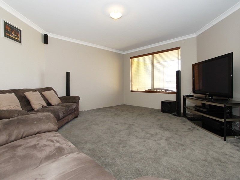 18 Featherstone Gardens, Butler WA 6036