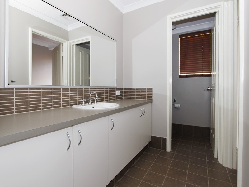 18 Featherstone Gardens, Butler WA 6036