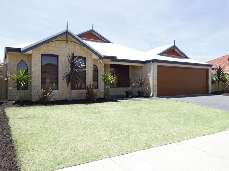 15 Reigate Way, Butler WA 6036