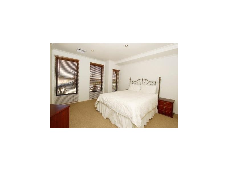 15 Reigate Way, Butler WA 6036