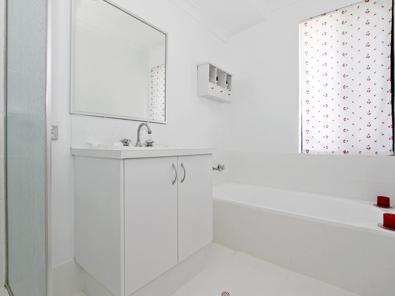 15 Reigate Way, Butler WA 6036