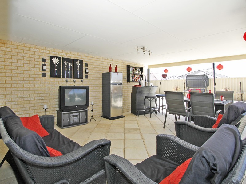 15 Reigate Way, Butler WA 6036