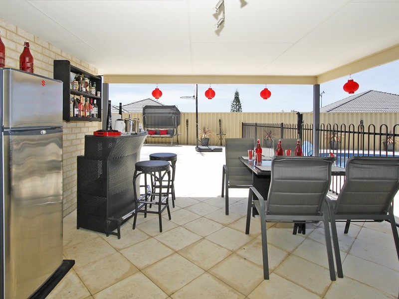 15 Reigate Way, Butler WA 6036