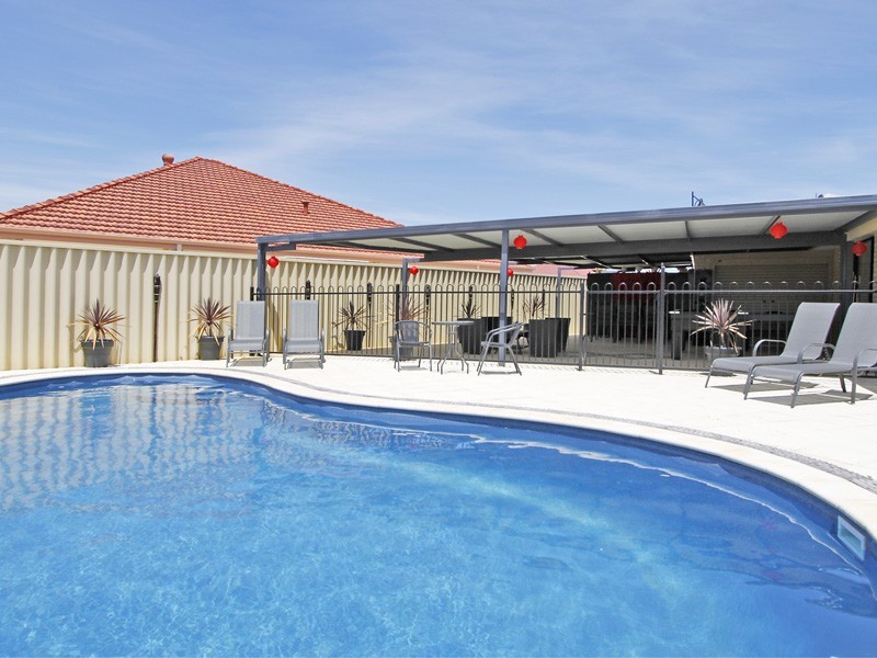 15 Reigate Way, Butler WA 6036