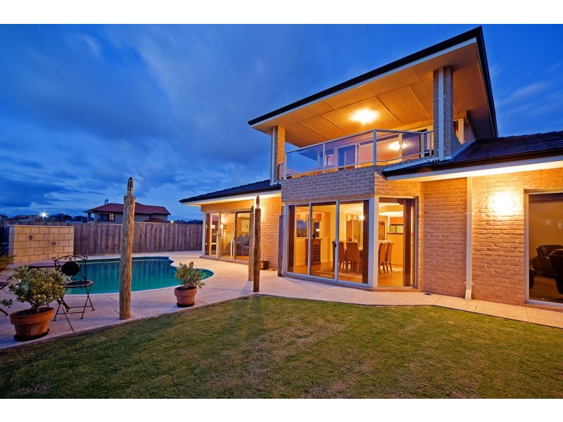 8 Manta Pass, Mindarie WA 6030