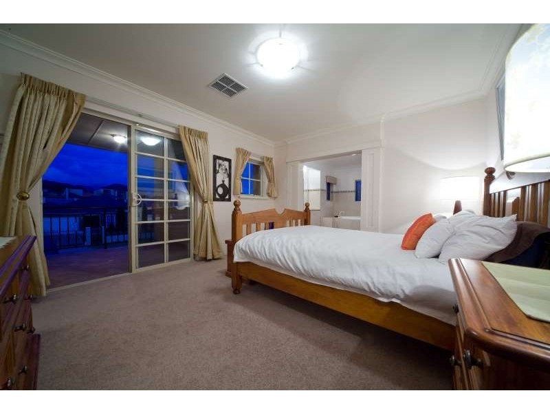 8 Manta Pass, Mindarie WA 6030