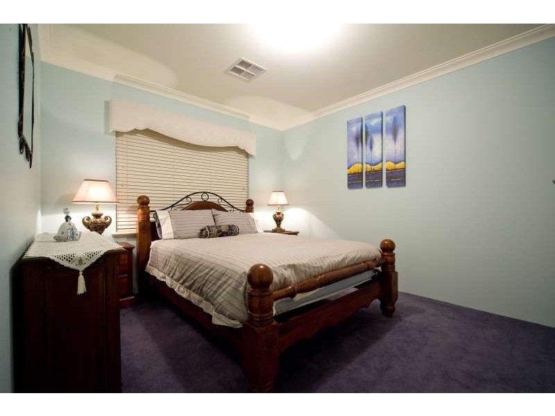 8 Manta Pass, Mindarie WA 6030