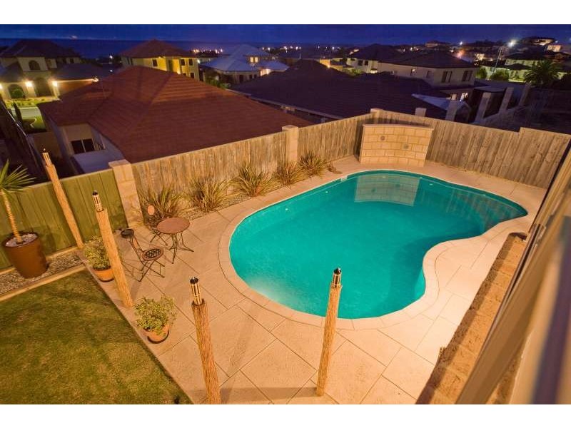 8 Manta Pass, Mindarie WA 6030