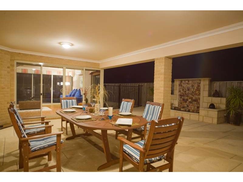 8 Manta Pass, Mindarie WA 6030