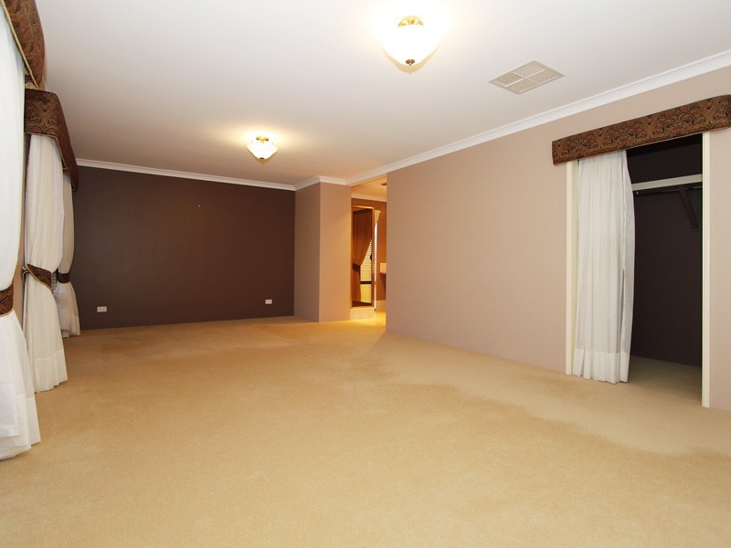 12 Frangista Road, Butler WA 6036