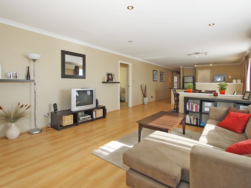 21 Bramshott Approach, Butler WA 6036