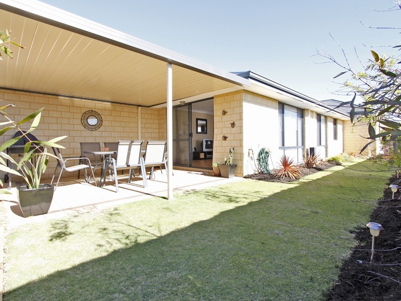 21 Bramshott Approach, Butler WA 6036