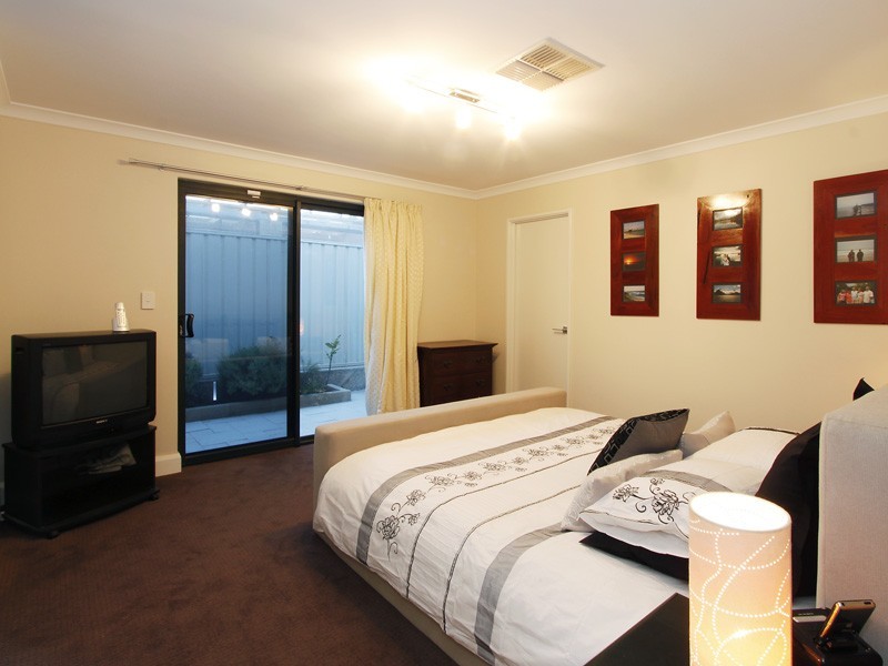 25 Seaspray Crescent, Jindalee WA 6036