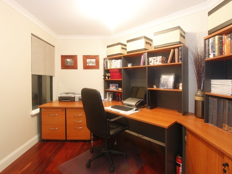 25 Seaspray Crescent, Jindalee WA 6036