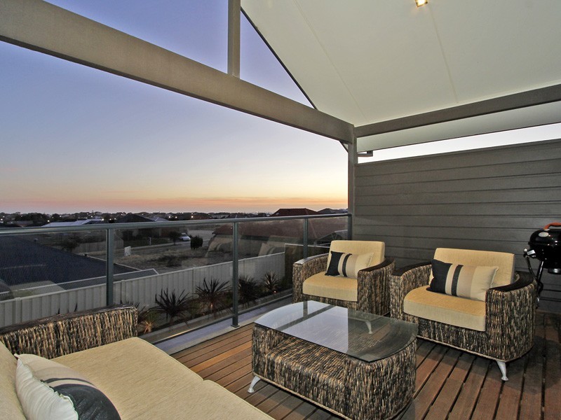 25 Seaspray Crescent, Jindalee WA 6036