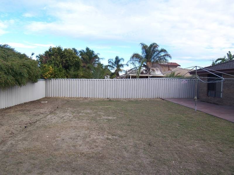 86 Greenfields Circle, Hocking WA 6065