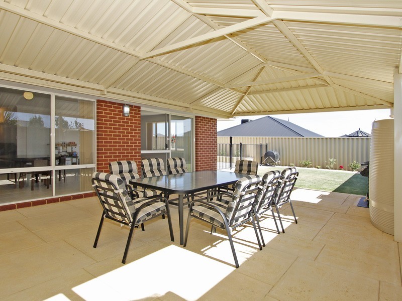 33 Thurleigh Approach, Butler WA 6036