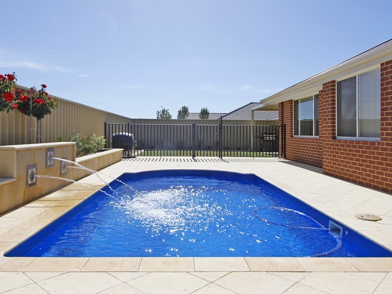 33 Thurleigh Approach, Butler WA 6036